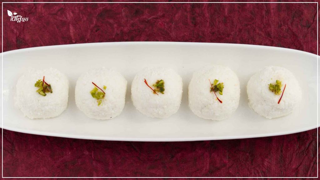 সাতক্ষীরার বিখ্যাত সাদা সন্দেশ কেন এত জনপ্রিয়